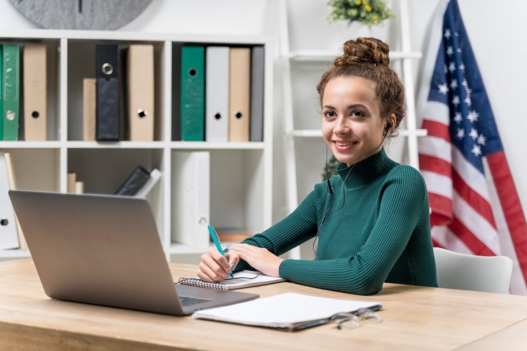 Work-and-Travel-America-Hem-Kariyerinizi-Ileri-Tasiyin-Hem-de-Yabanci-Dil-Yeteneginizi-Gelistirin